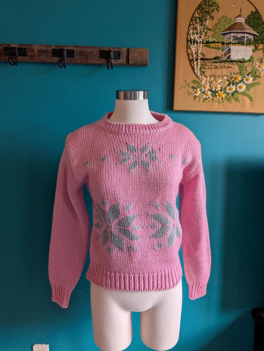 Vintage pink acrylic snowflake sweater size small medium retro 80s